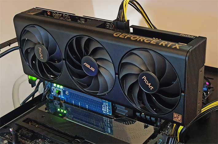 Pro zvětšení klikni Asus ProArt RTX 4060 Ti O16G