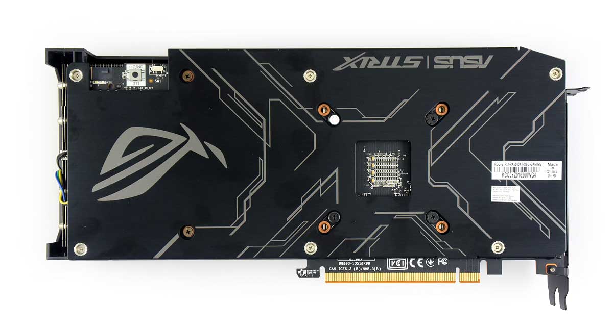 Pro zvětšení klikni Asus STRIX RX 5500 XT O8G Gaming; zadní strana