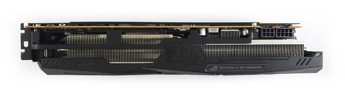 Pro zvětšení klikni Asus STRIX RX 5600 XT T6G Gaming; horní strana