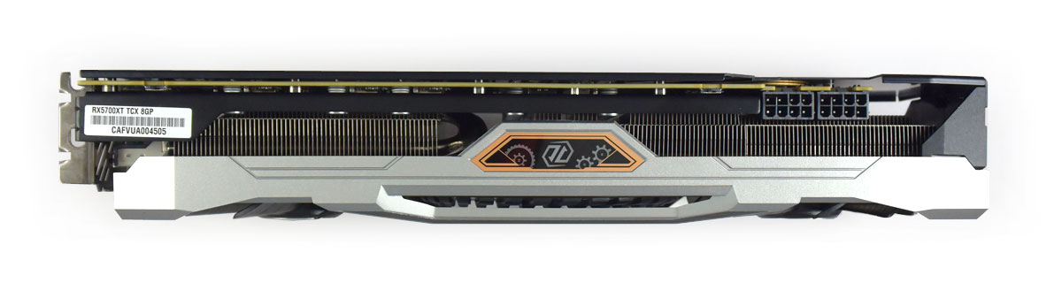 Pro zvětšení klikni ASRock RX 5700 XT Taichi X 8G OC+; vrchní strana