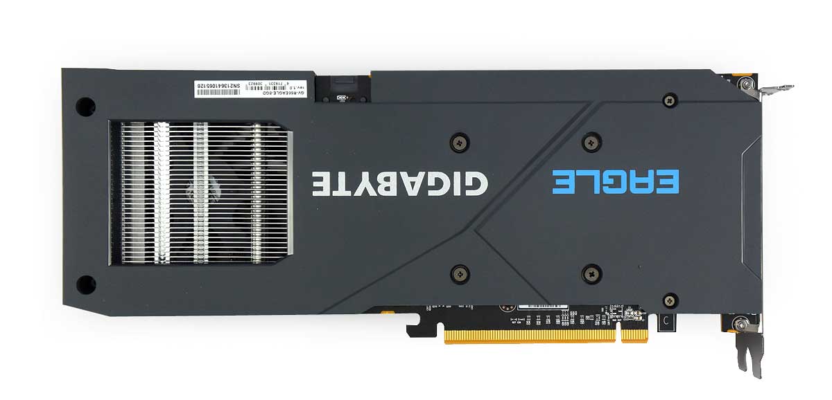 Pro zvětšení klikni Gigabyte RX 6600 EAGLE 8G; zadní strana