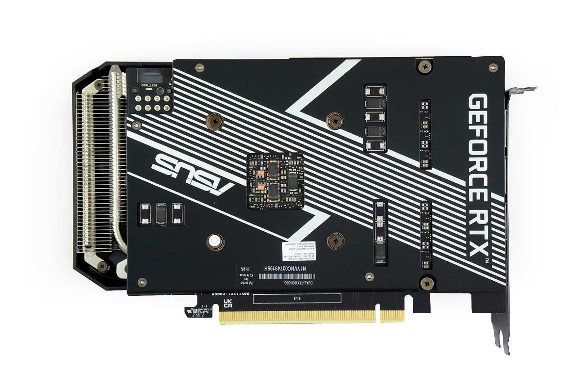 Asus DUAL RTX 3050 O8G; zadní strana