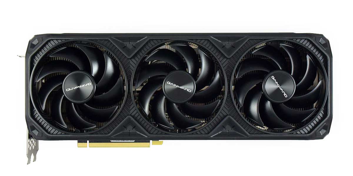 Pro zvětšení klikni Gainward RTX 4070 SUPER Panther OC 12G; čelní strana