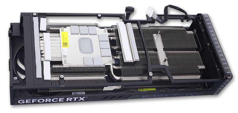 Asus STRIX RTX 4070 Ti SUPER O16G Gaming; chladič