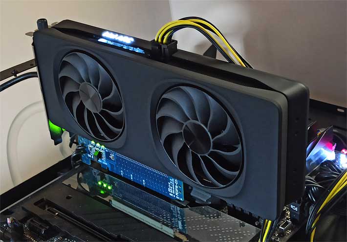 Pro zvětšení klikni Intel Arc B580 Limited Edition 12G