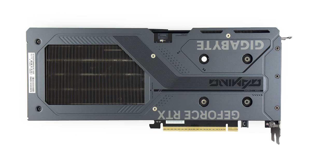 Pro zvětšení klikni Gigabyte RTX 5060 Ti GAMING OC 16G; zadní strana