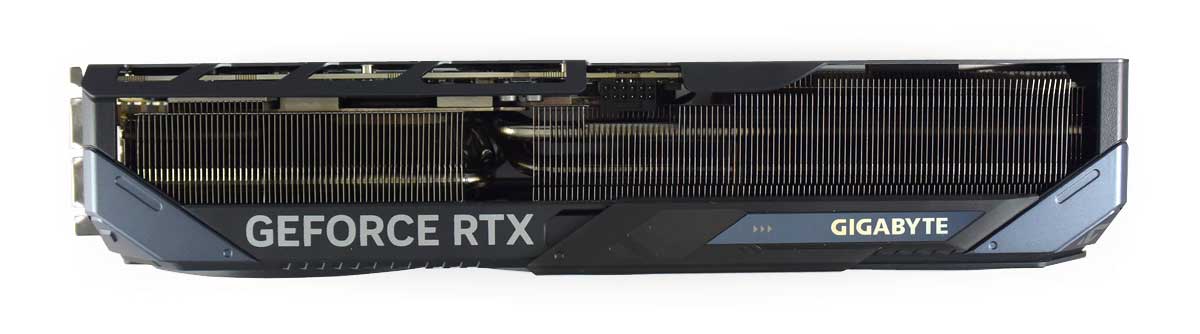 Pro zvětšení klikni Gigabyte RTX 5080 GAMING OC 16G; horní strana