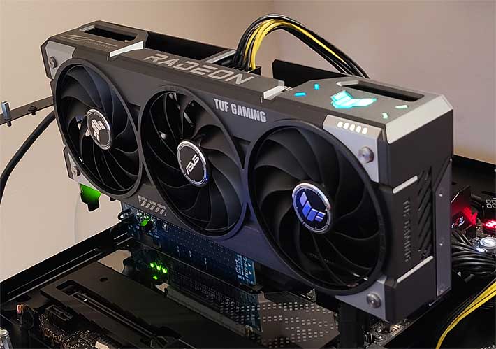 Pro zvětšení klikni Asus TUF RX 9060 XT O16G Gaming