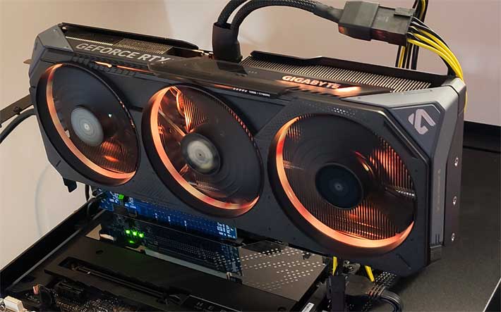 Pro zvětšení klikni Gigabyte RTX 5070 GAMING OC 12G