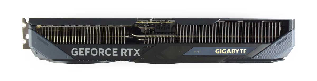 Pro zvětšení klikni Gigabyte RTX 5070 GAMING OC 12G; horní strana