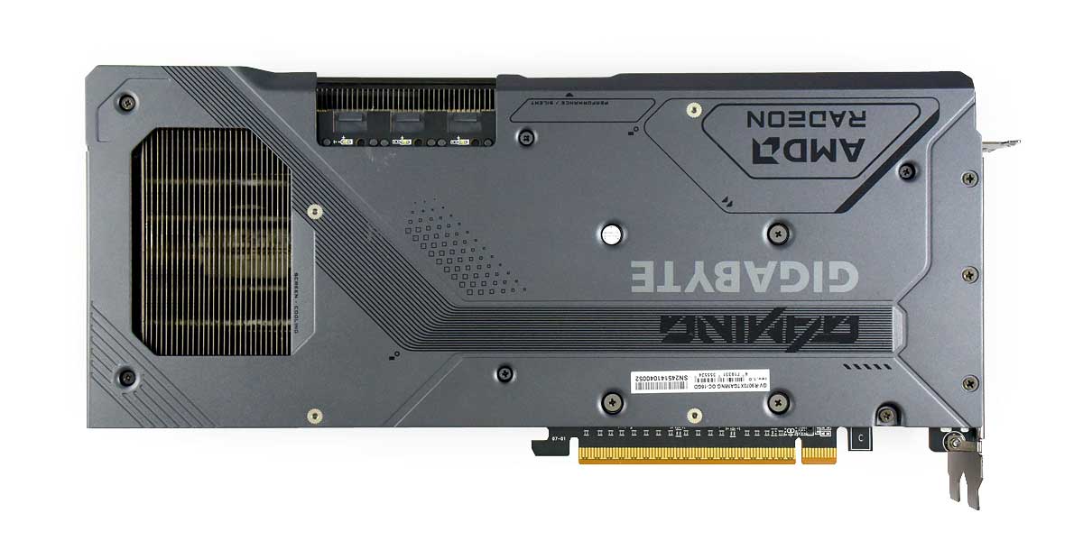 Pro zvětšení klikni Gigabyte RX 9070 XT GAMING OC 16G; zadní strana