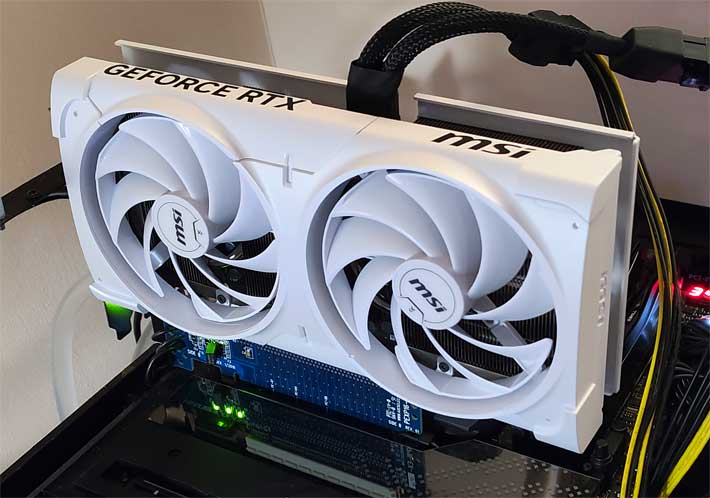 Pro zvětšení klikni MSI RTX 5070 12G VENTUS 2X OC WHITE