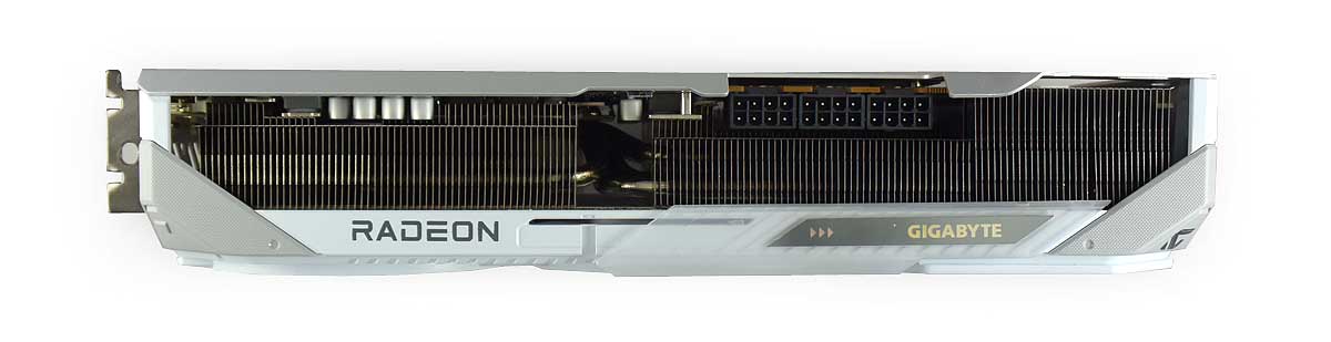 Pro zvětšení klikni Gigabyte RX 9070 XT GAMING OC ICE 16G; horní strana