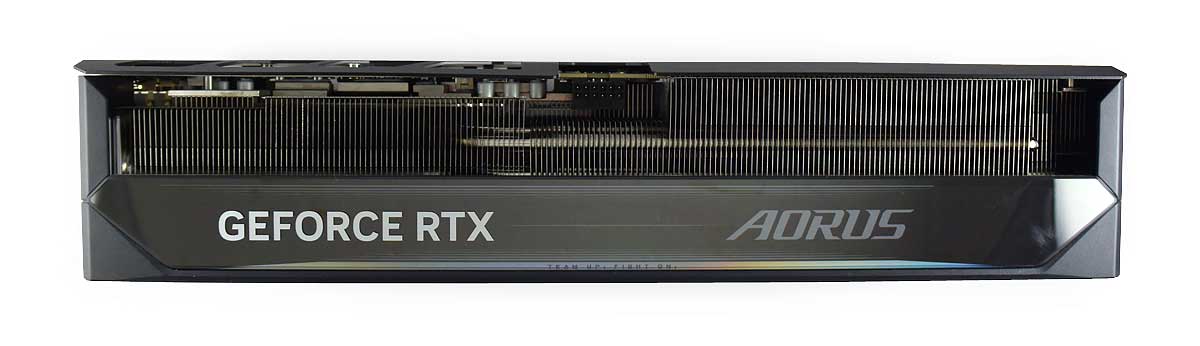 Gigabyte AORUS RTX 5080 MASTER 16G; horní strana