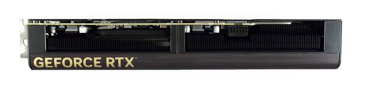 Pro zvětšení klikni Asus ProArt RTX 5070 Ti O16G; horní strana